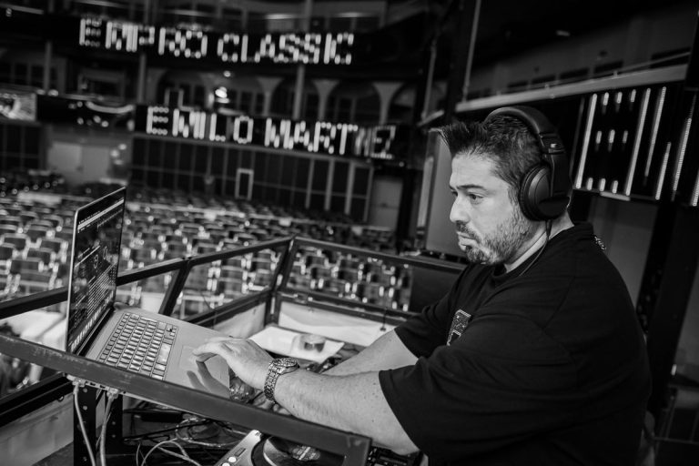 – David Catena comprueba el sonido –